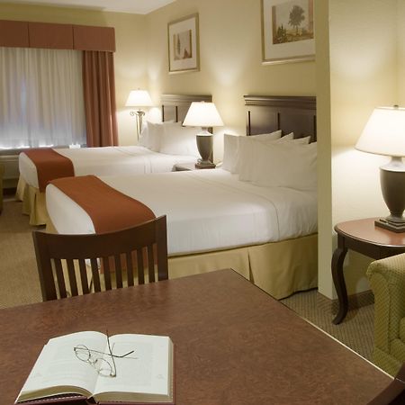 Holiday Inn Express Hotel & Suites Lucedale By Ihg Room photo