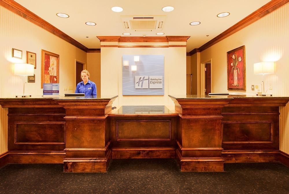 Holiday Inn Express Hotel & Suites Lucedale By Ihg Exterior photo