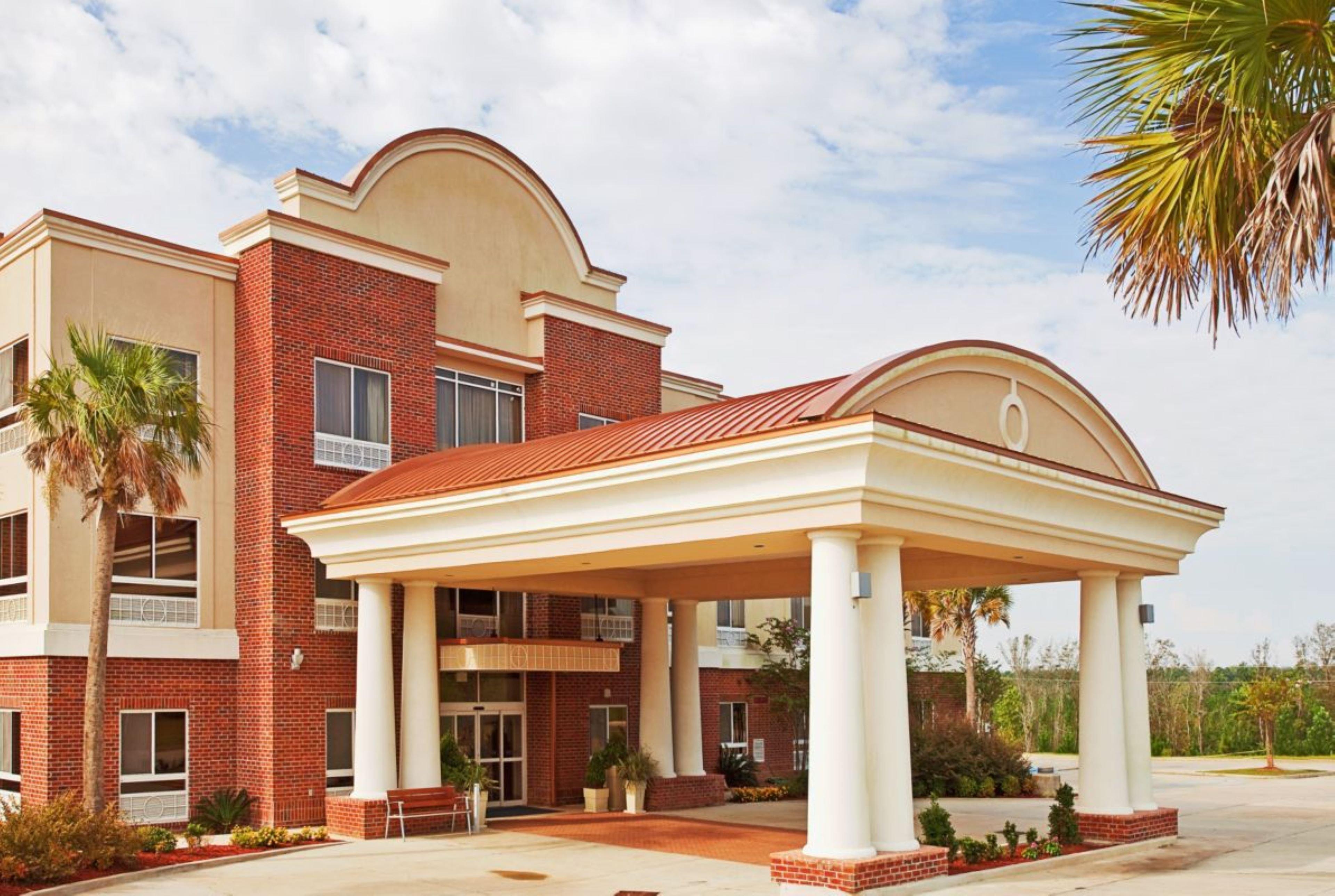 Holiday Inn Express Hotel & Suites Lucedale By Ihg Exterior photo
