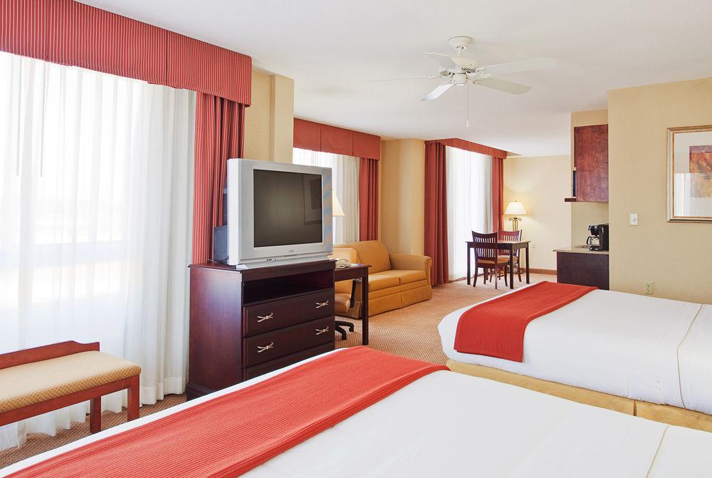 Holiday Inn Express Hotel & Suites Lucedale By Ihg Exterior photo