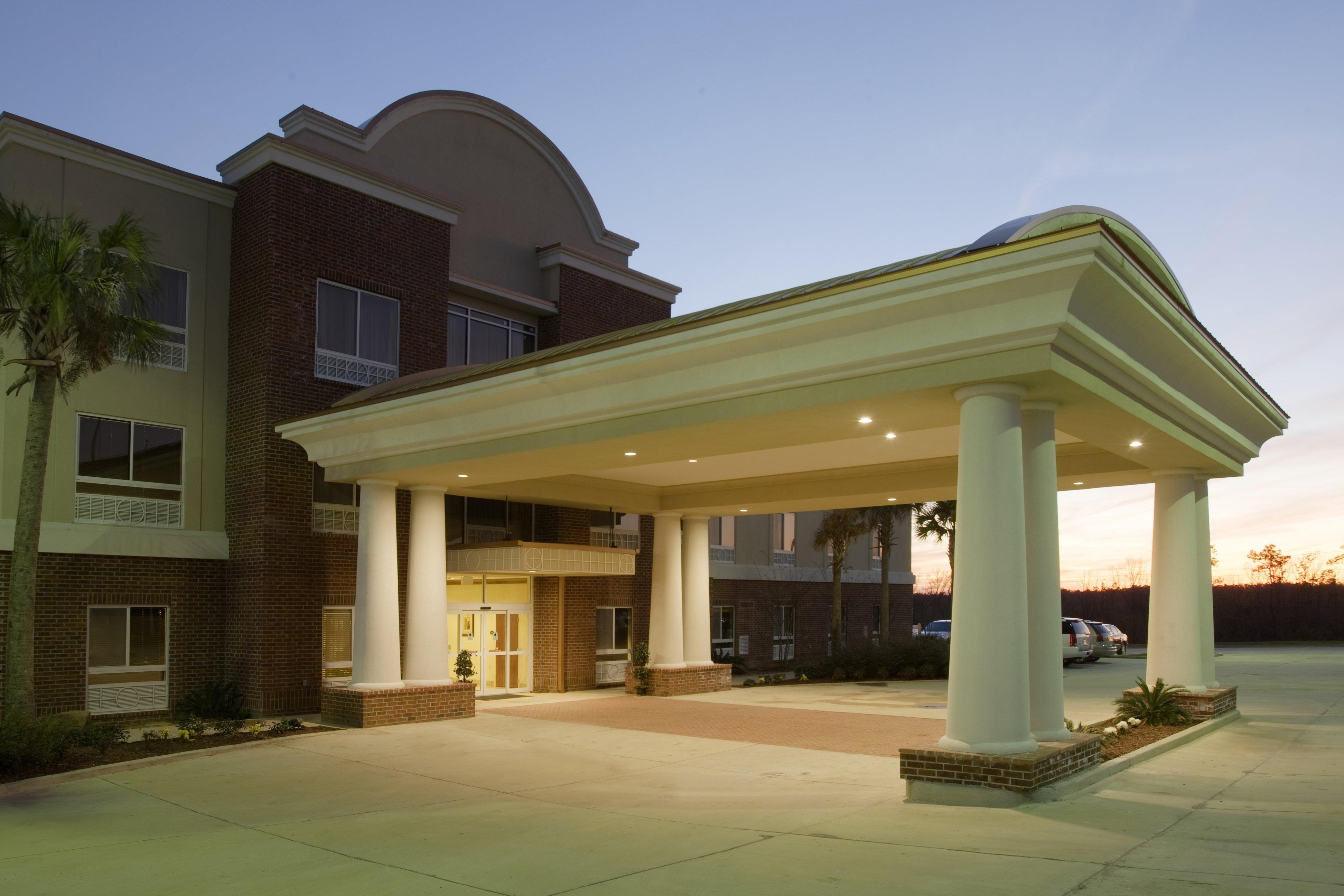 Holiday Inn Express Hotel & Suites Lucedale By Ihg Exterior photo